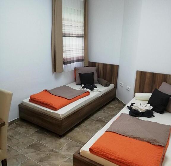 פנסיון Haus Alexis