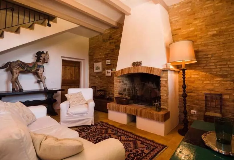 ユースホステル La Guest House Della Tenuta Di Tavignano
