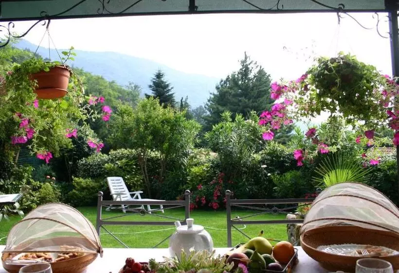 Aamiaismajoitus (B&B) Antico Borgo Sanda Lago Maggiore
