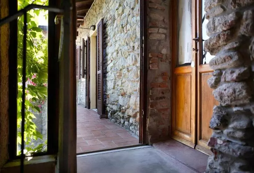 Aamiaismajoitus (B&B) Antico Borgo Sanda Lago Maggiore