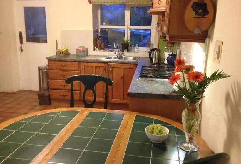 Aamiaismajoitus (B&B) Lisieux House On Lough Neagh