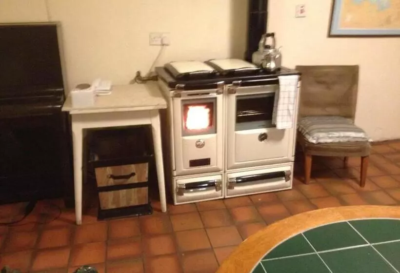 Aamiaismajoitus (B&B) Lisieux House On Lough Neagh