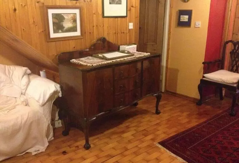 Aamiaismajoitus (B&B) Lisieux House On Lough Neagh