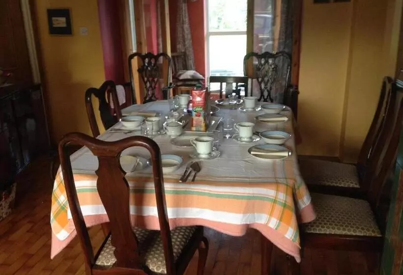 Aamiaismajoitus (B&B) Lisieux House On Lough Neagh