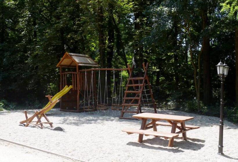 Forster Vadászkastély és Szálloda