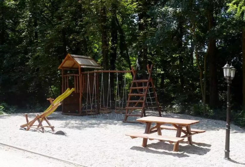 Forster Vadászkastély és Szálloda