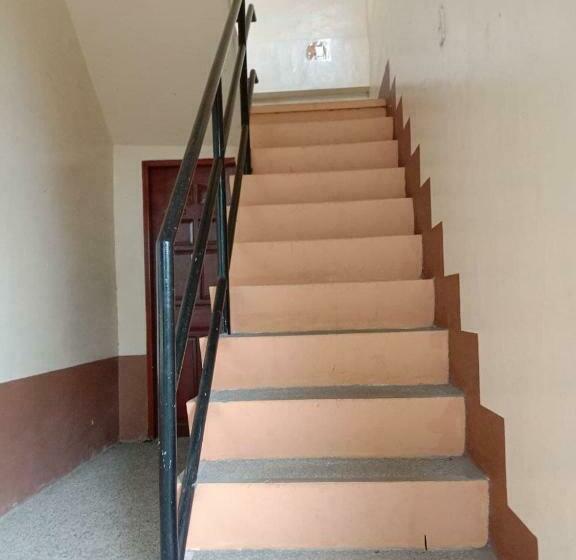 Hotel Reddoorz @ Solid Rock Guest House Baler