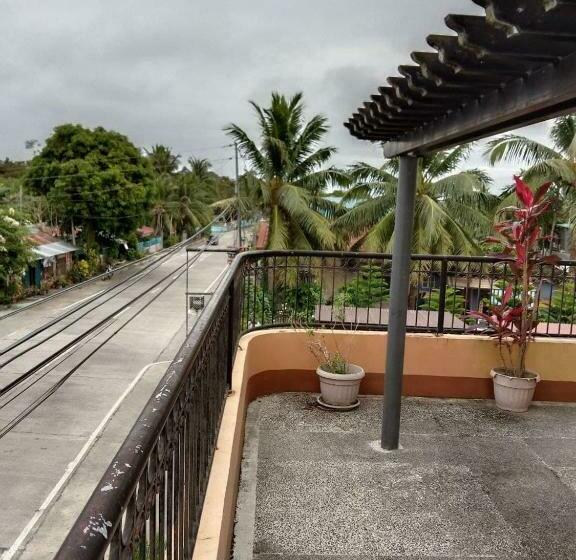 Hotel Reddoorz @ Solid Rock Guest House Baler