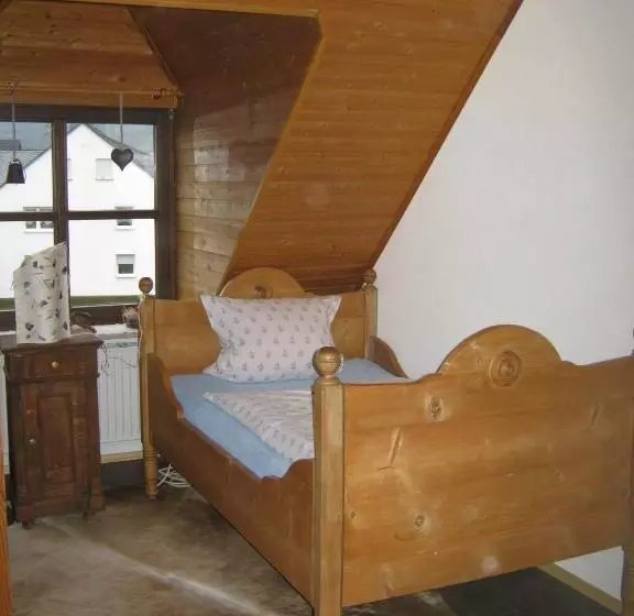 Hotelli Stierstall Suite Pension Wahlenau