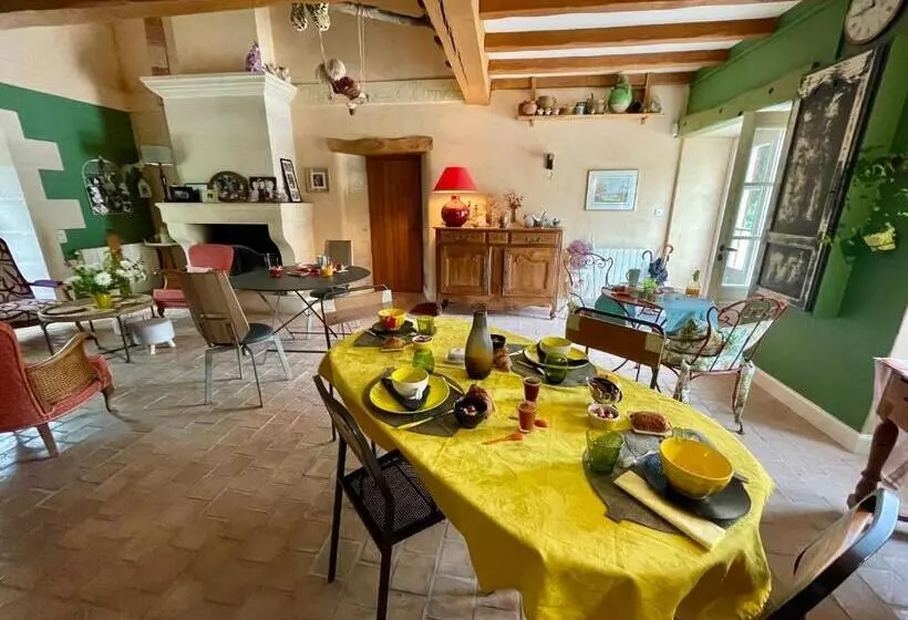 Aamiaismajoitus (B&B) Le P Tit Nid De Gabriel