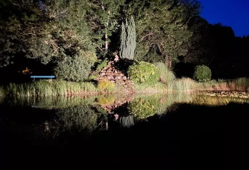 Aamiaismajoitus (B&B) Le P Tit Nid De Gabriel