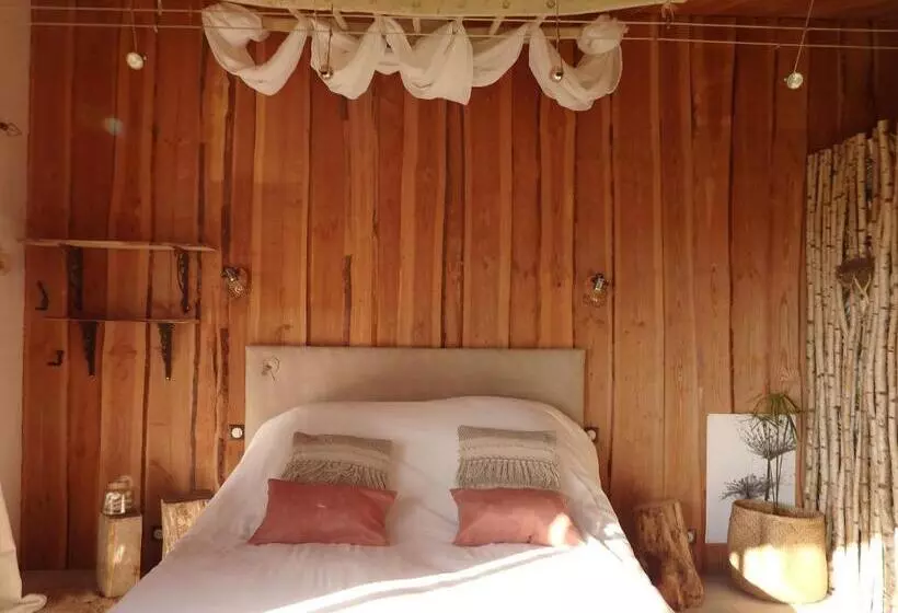 Aamiaismajoitus (B&B) Le P Tit Nid De Gabriel