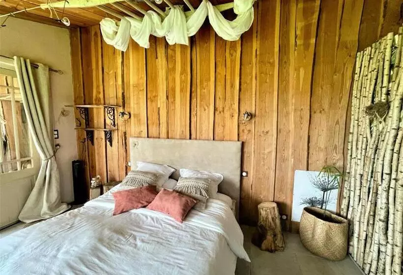 Aamiaismajoitus (B&B) Le P Tit Nid De Gabriel