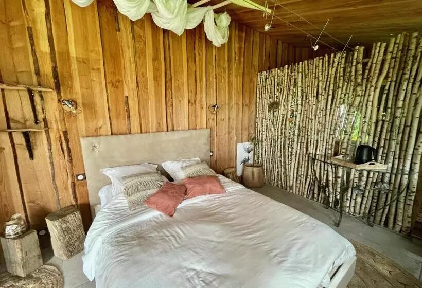 Aamiaismajoitus (B&B) Le P Tit Nid De Gabriel