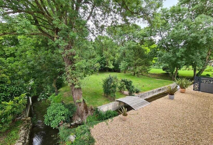 مبيت وإفطار Le P Tit Nid De Gabriel