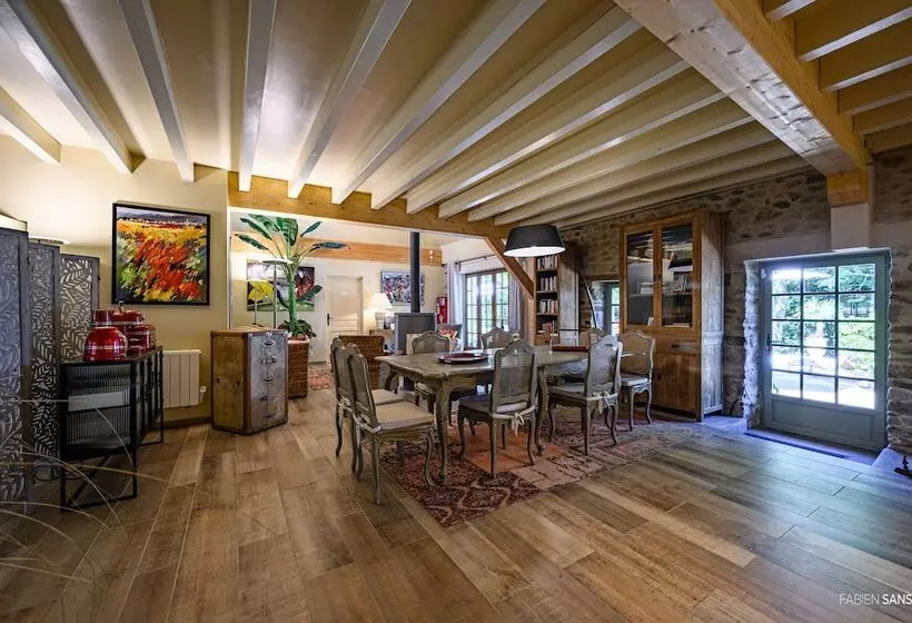 ベッドアンドブレックファースト Maison D Hôtes Les Jardins Saint Eloi