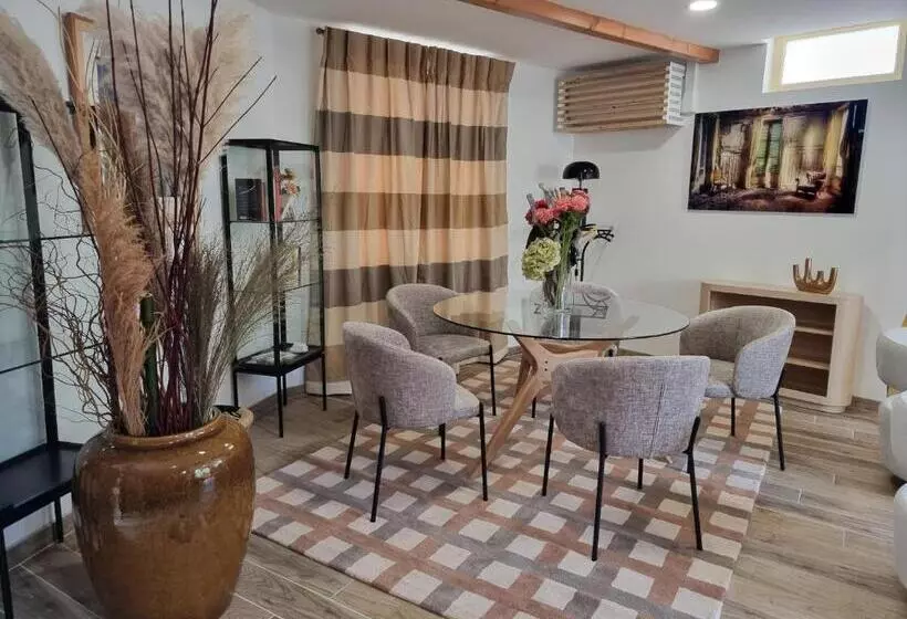 ベッドアンドブレックファースト Maison D Hôtes Les Jardins Saint Eloi