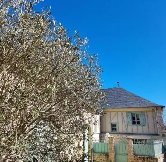 ベッドアンドブレックファースト Maison D Hôtes Les Jardins Saint Eloi