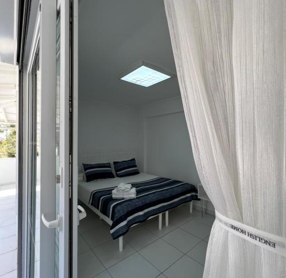 ベッドアンドブレックファースト White Suite Rooms