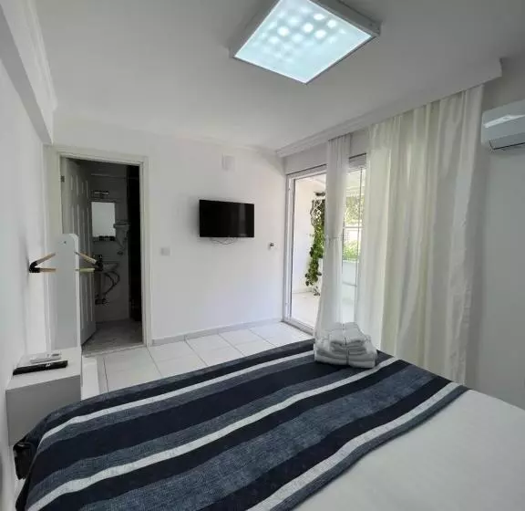 ベッドアンドブレックファースト White Suite Rooms