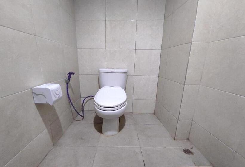 Capital O 91650 Hotel Pratama