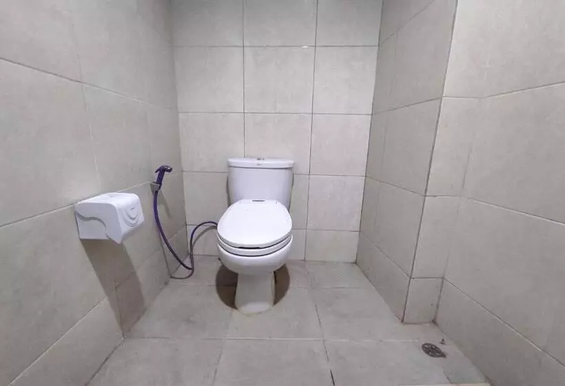 Capital O 91650 Hotel Pratama