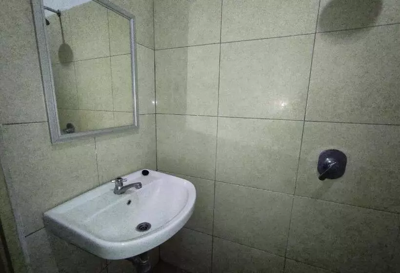 Capital O 91650 Hotel Pratama