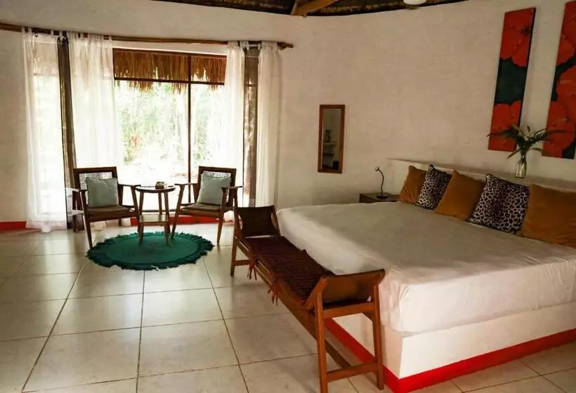 Hotelli Cenote Secreto Maya