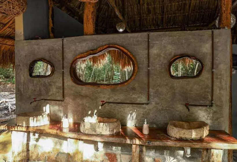 Hotelli Cenote Secreto Maya