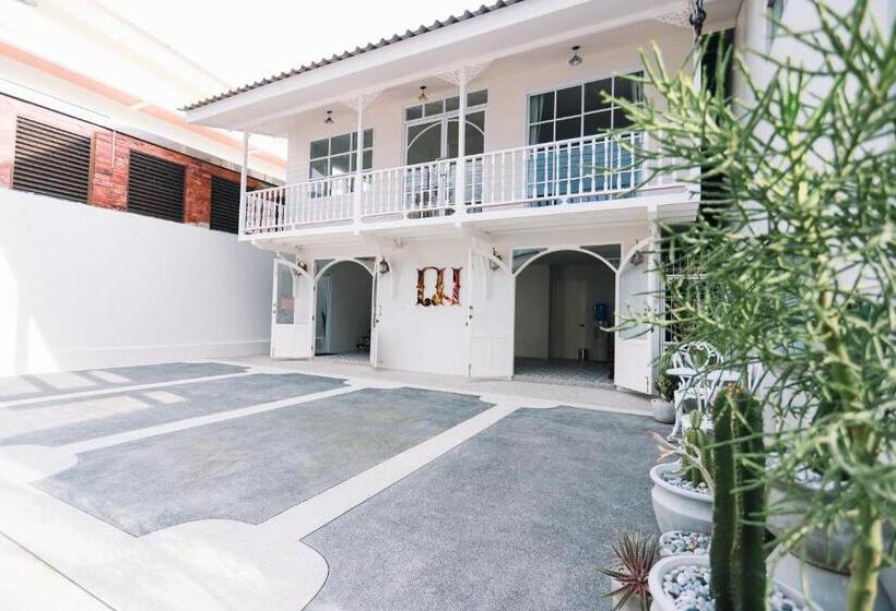 Hotel Chertel Poshtel