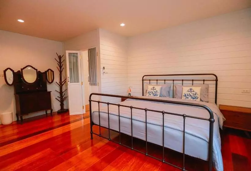 Hotelli Chertel Poshtel