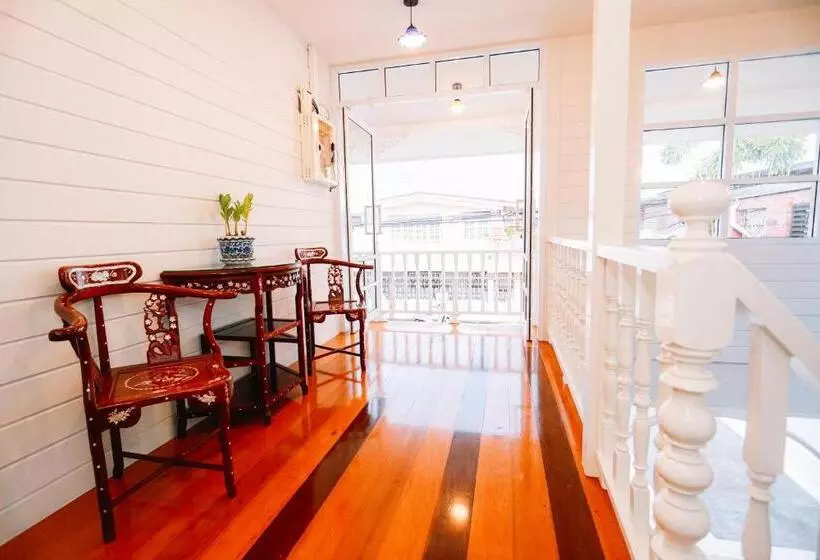 Hotelli Chertel Poshtel