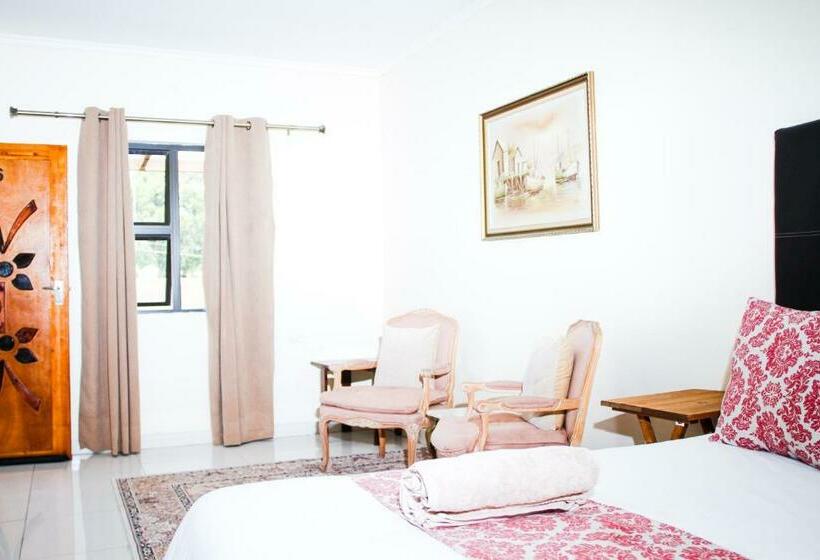 酒店 Happy Hen Guest Lodge