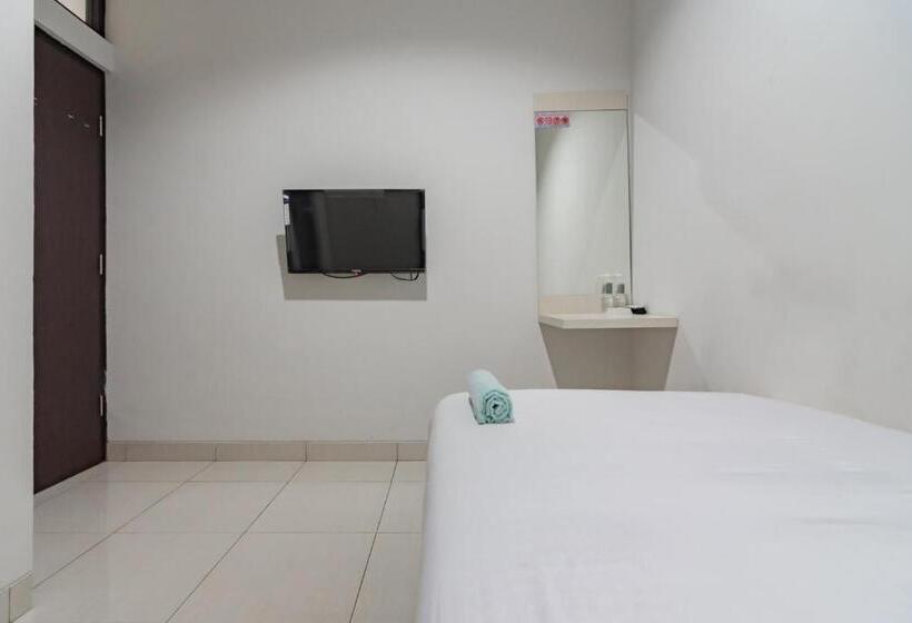 בית מלון כפרי Koolkost Female Syariah Near Universitas Ahmad Dahlan Kampus 3   Minimum Stay 30 Nights