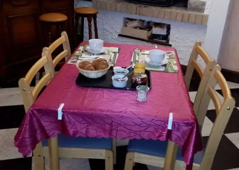 ホテル Les Remparts