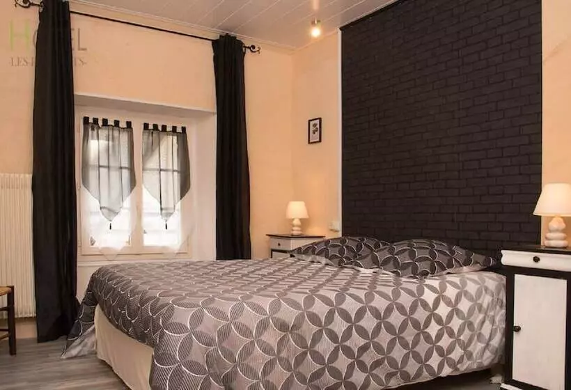 ホテル Les Remparts