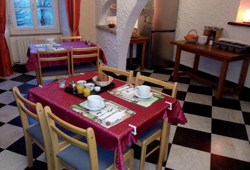 ホテル Les Remparts