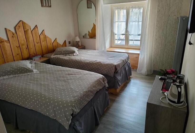 ホテル Les Remparts