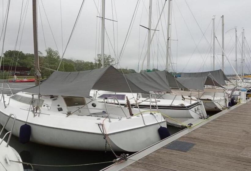 Отель Nuit Sur Un Voilier