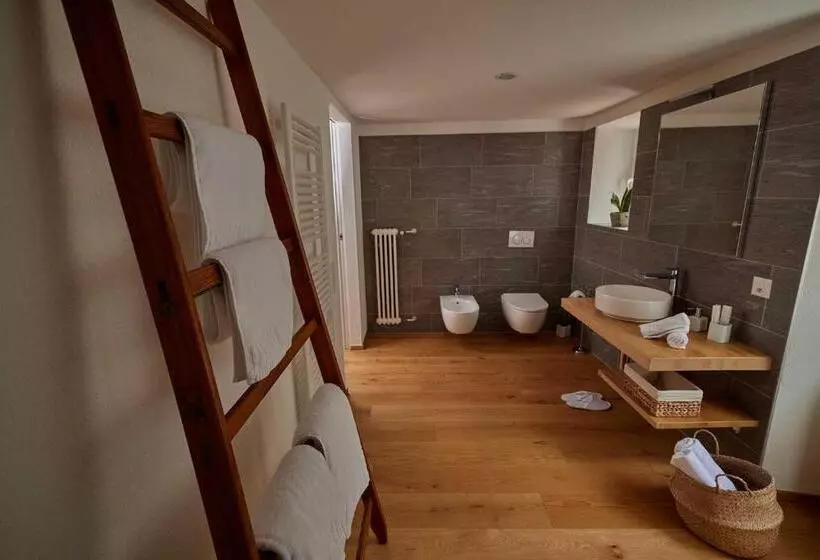 Hotelli Osteria Manciana Con Alloggio Monte Generoso