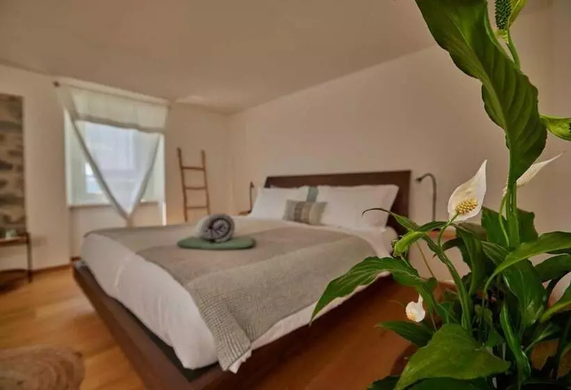 Hotelli Osteria Manciana Con Alloggio Monte Generoso