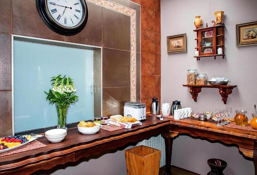 بنسيون Aha Guest House