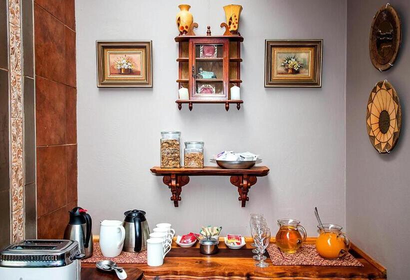 بنسيون Aha Guest House