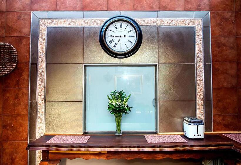 بنسيون Aha Guest House