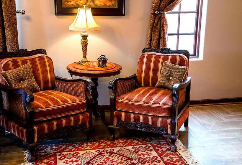 بنسيون Aha Guest House