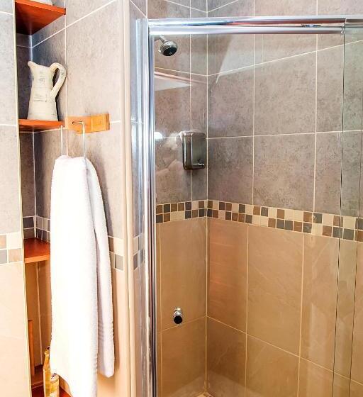 بنسيون Aha Guest House