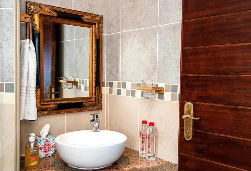 بنسيون Aha Guest House