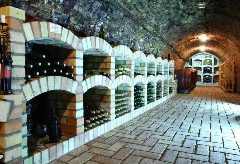 Majatalo Berger Pince és Vendégház