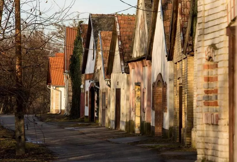 Majatalo Berger Pince és Vendégház