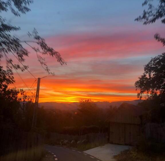 펜션 Casuta Bunicilor Isverna